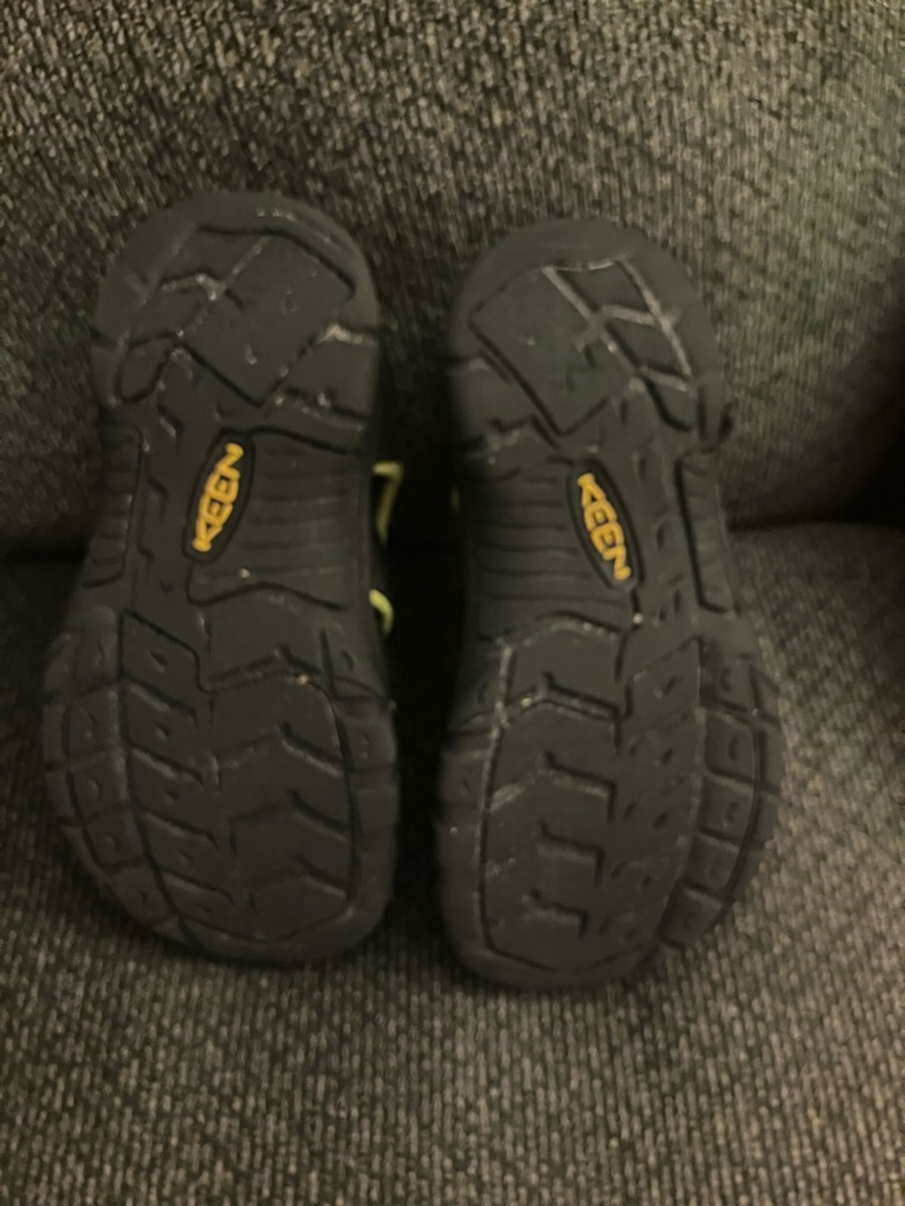 Keen Big Kids' Newport H2 sandal black and green quick-dry water shoe size 2 - Picture 8 of 12